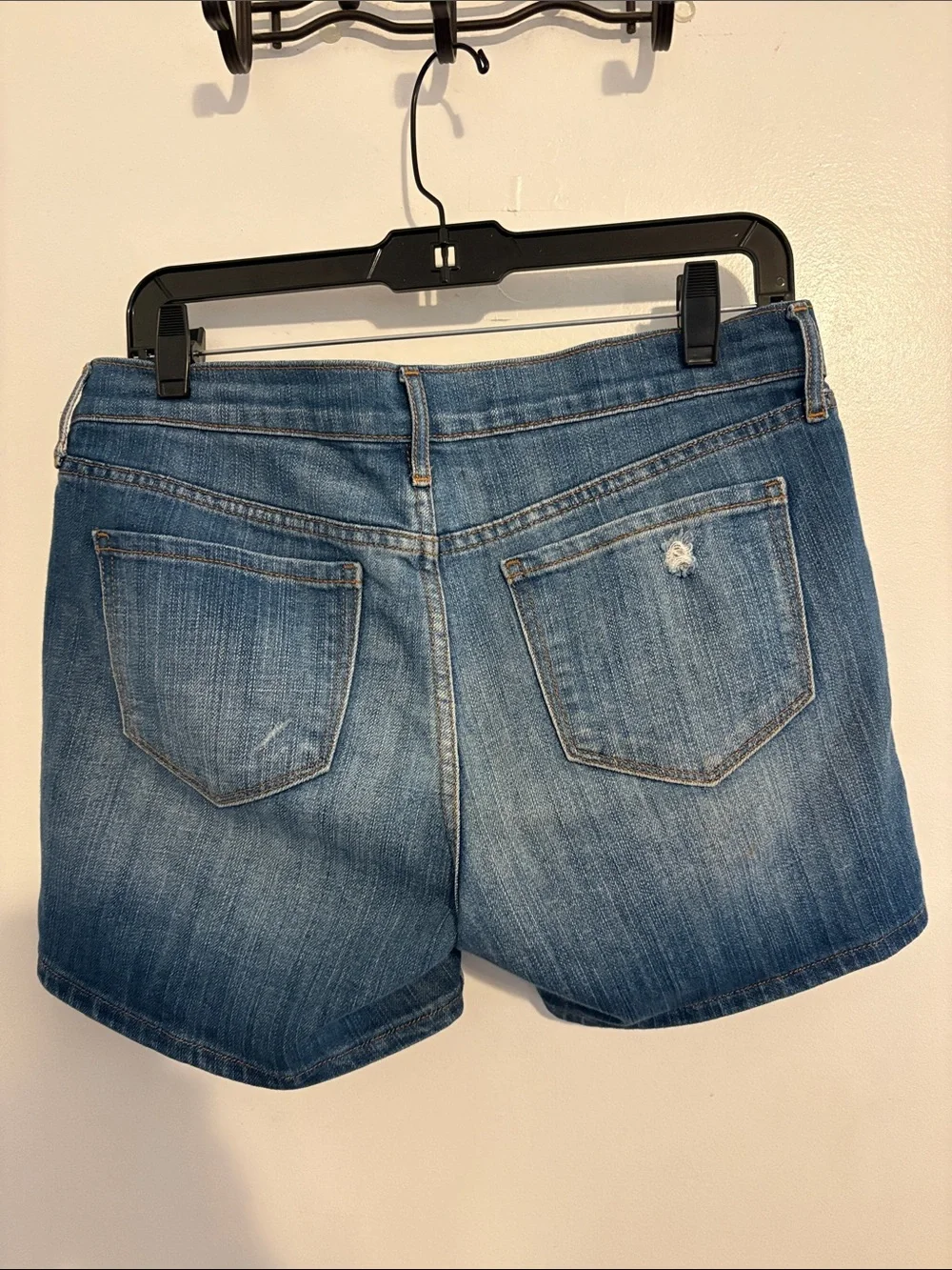 Old Navy Mid Rise Boyfriend Denim Shorts 4